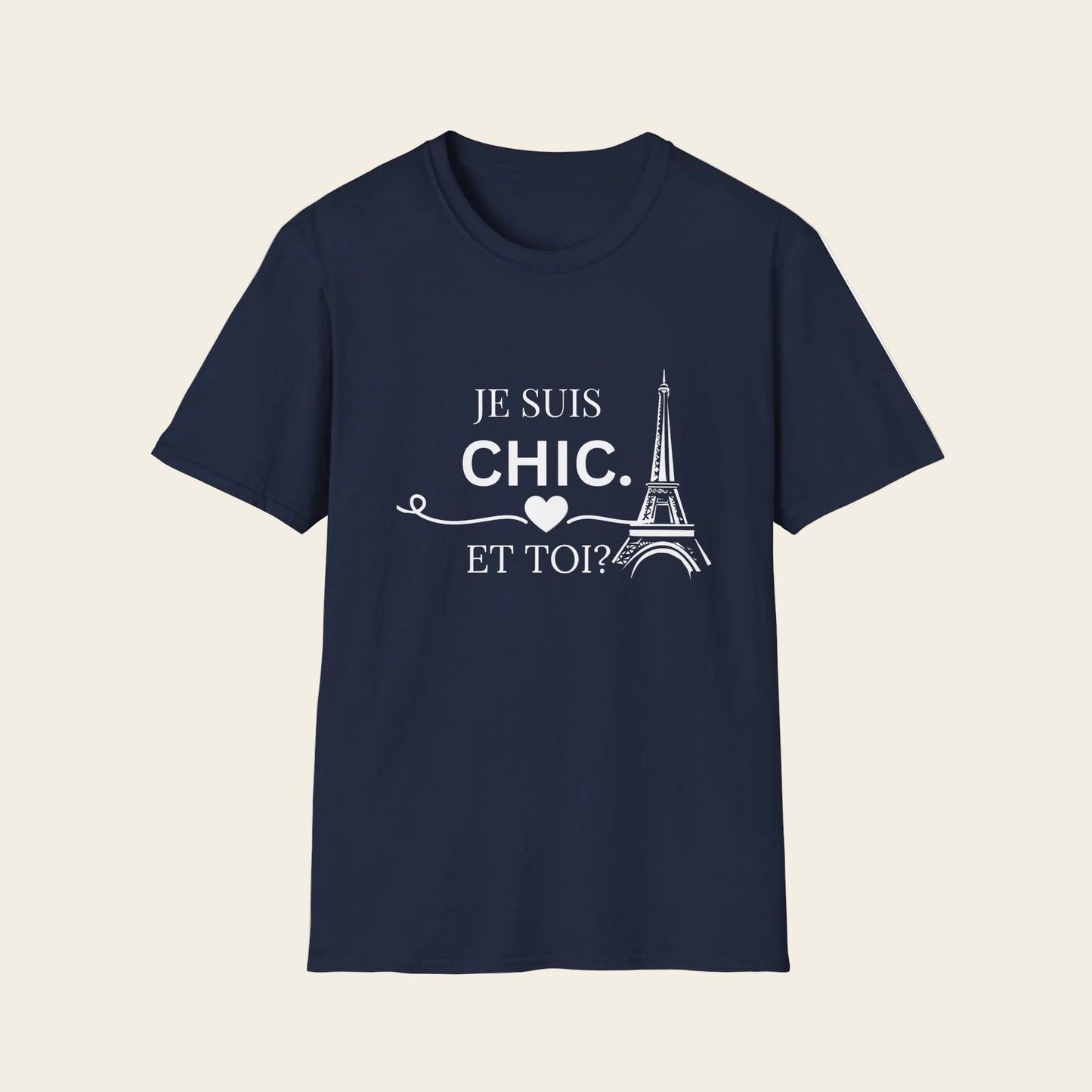 Dark blue t-shirt with text 'Je Suis Chic. Et toi?'