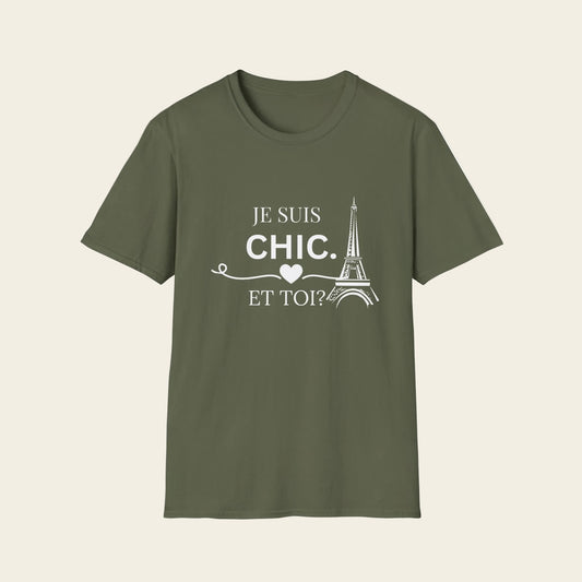 Green t-shirt with text 'Je Suis Chic. Et toi?'