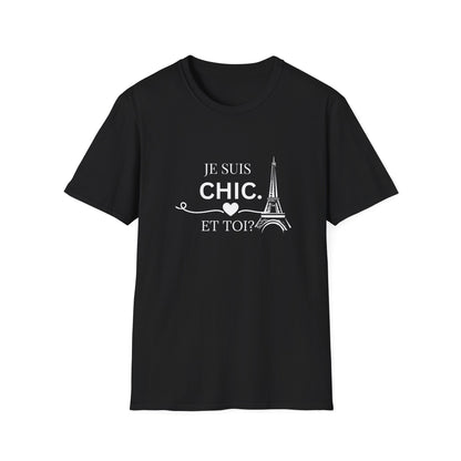 Black graphic T-shirt featuring “Je Suis Chic. Et Toi?” in white with an Eiffel Tower and heart design.