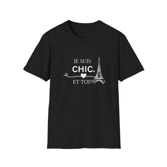 Black graphic T-shirt featuring “Je Suis Chic. Et Toi?” in white with an Eiffel Tower and heart design.