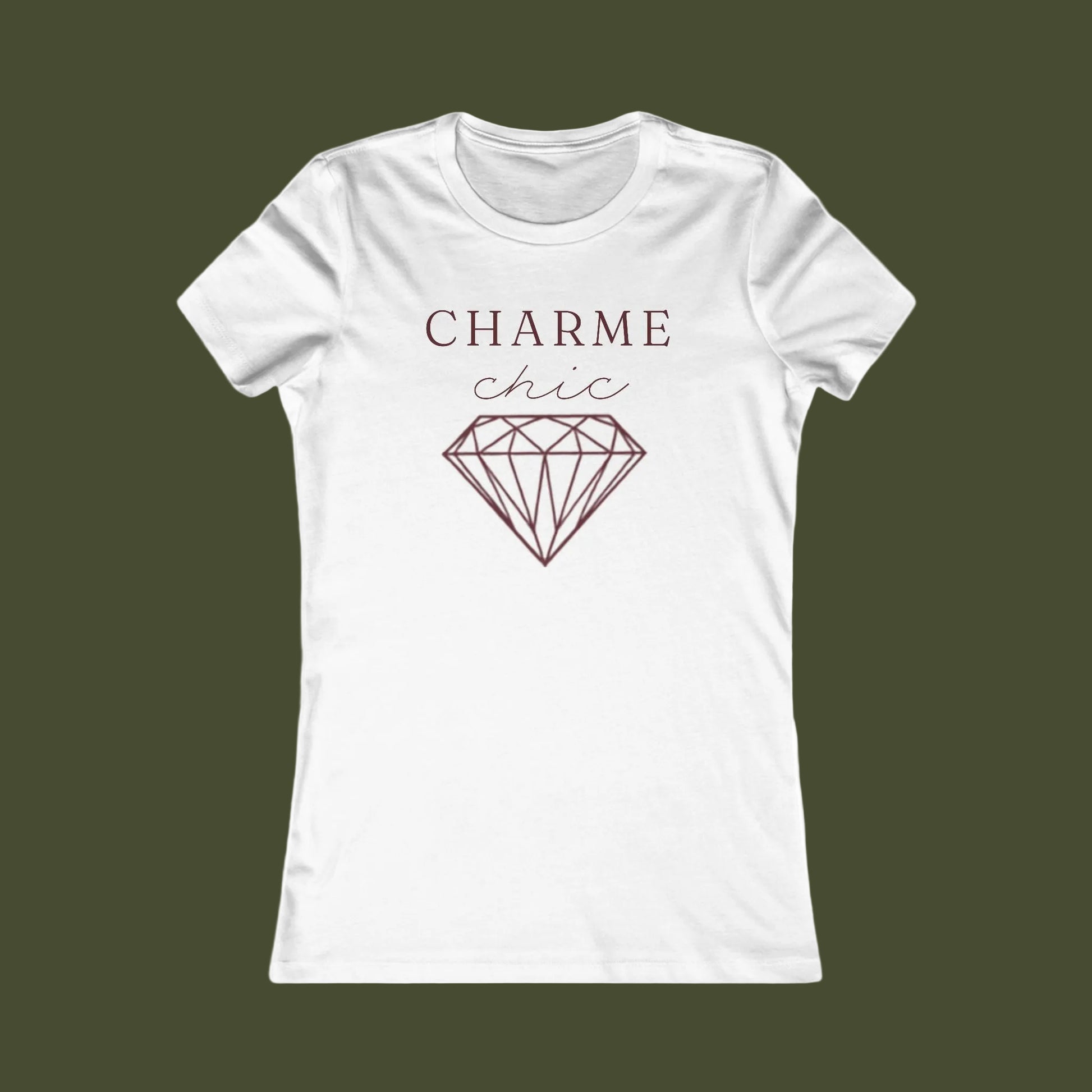 White t-shirt with text 'Charme chic'