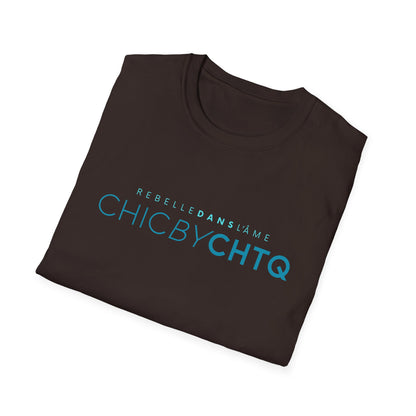 A dark brown short-sleeve crewneck T-shirt featuring turquoise “CHIC BY CHTQ” text with “REBELLE DANS L’ÂME” above, displayed against a clean white background.
