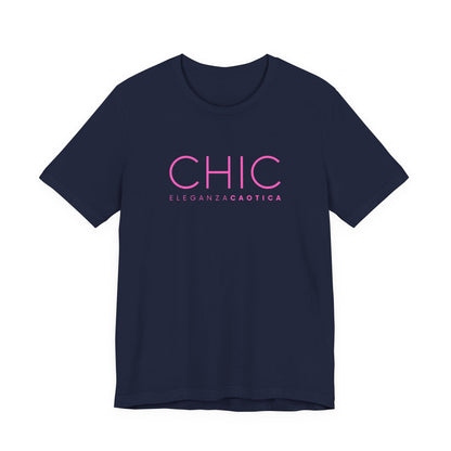 Black graphic T-shirt with pink 'CHIC ELEGANZA CAOTICA' typography on a neutral gray studio background.